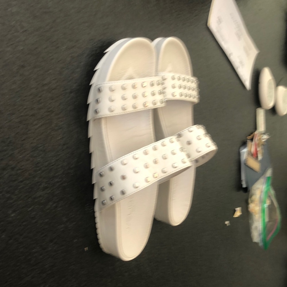 Sandals - Picture 3 of 3